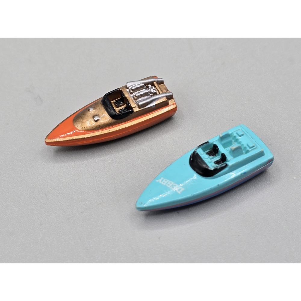 Lot Of 2‎ MICRO MACHINES Bateau Speed Boats Sun Color Changers & Teal Derby VTG